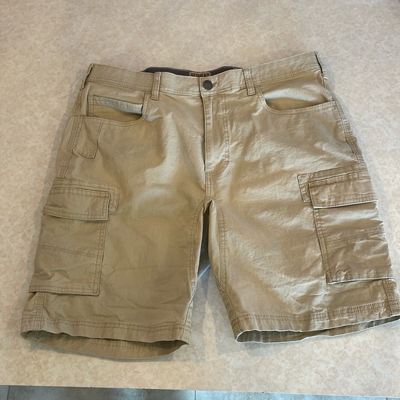 Redhead, Men’s Khaki Cargo Shorts, Sz 36, Excellent Condition - Picture 1 of 6